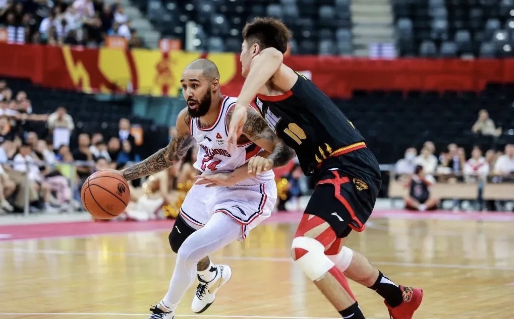 孟菲斯灰熊迎CBA季后赛关键赛；赛后内部沟通；底气十足；阵容厚度经受考验的简单介绍