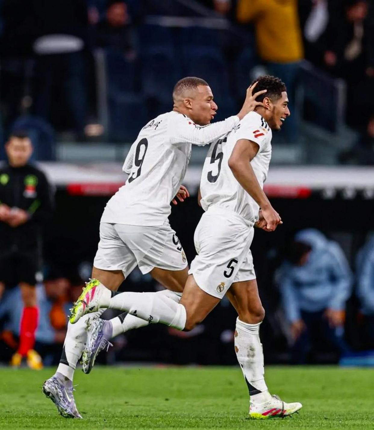  英超与欧冠焦点大战 